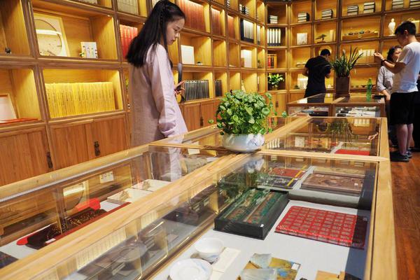  核爆RPG特鲁多格勒控制台怎么开